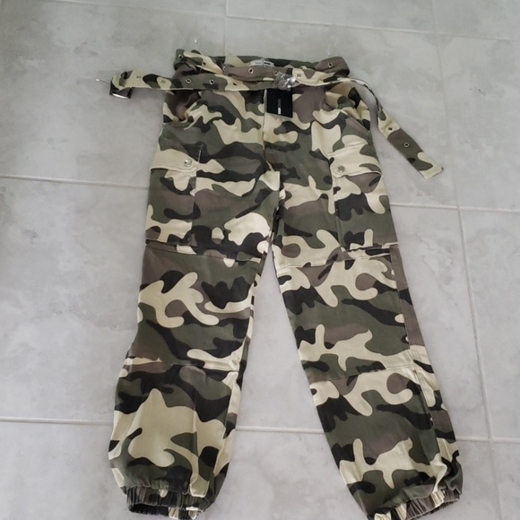 Fashion Nova Pants - Fashion nova camo belted joggers NWT L